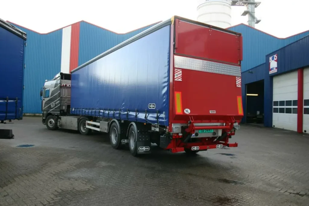 2-asser gestuurd city met achtersluitklep / vast dak