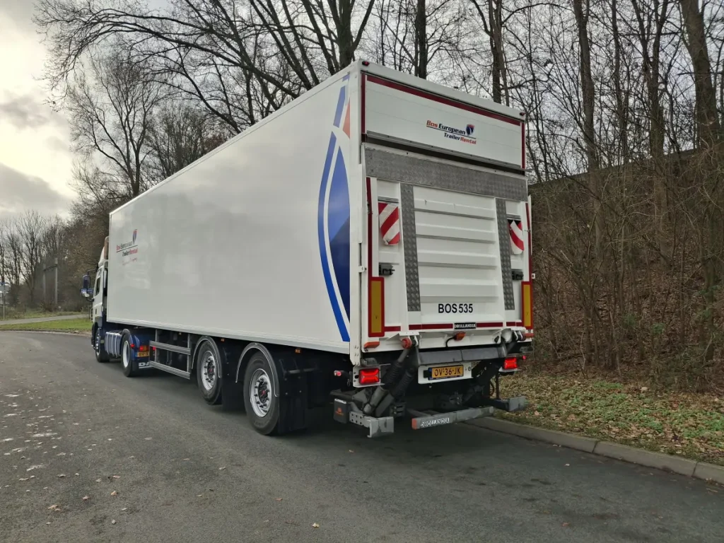 City box trailer met achtersluitlaadklep