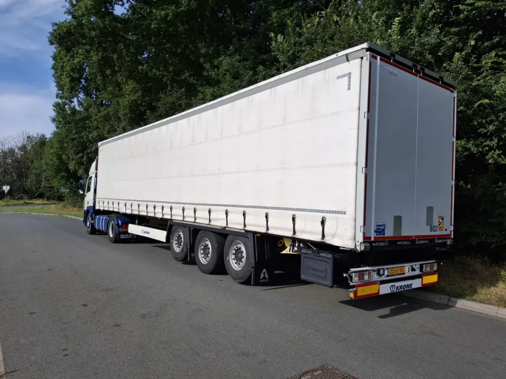 Schuifzeil trailer met coilgoot