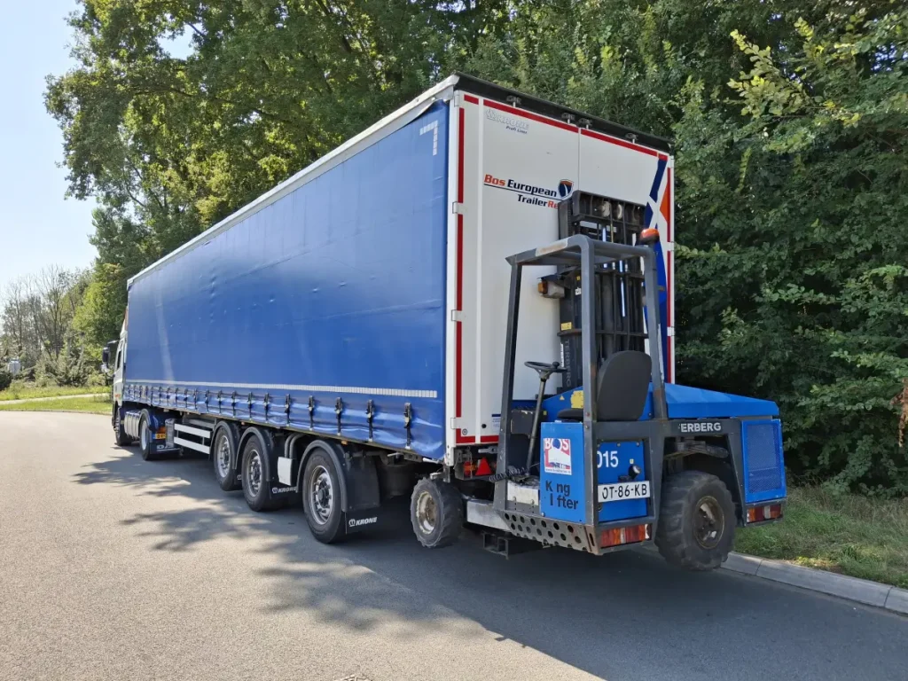 Schuifzeil Trailer met kooiaapaansluiting